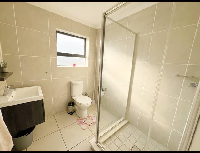 1 BEDROOM APARTMENT TO LET IN PARKLANDS